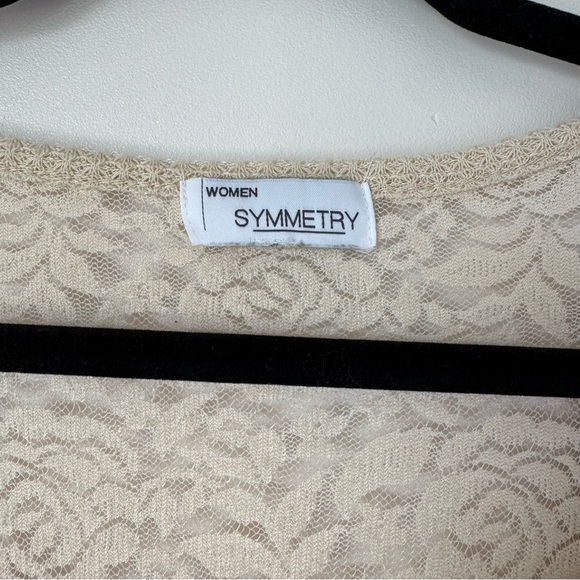 Symmetry Womens Scoop Neck
Waffle Knit Top Size 3X Beige Lace
Accent Long Sleeve - Picture 3 of 8